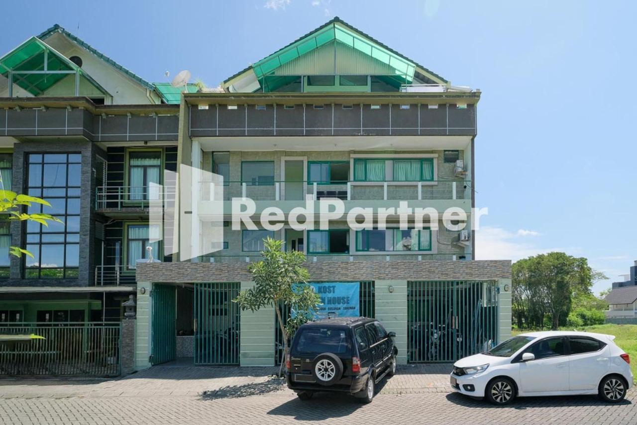 Pondok Hijau Syariah Mitra Reddoorz At Citraland Surabaya Ngoại thất bức ảnh